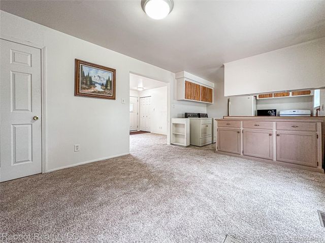 32339 Chalfonte Drive, Warren, MI 48092