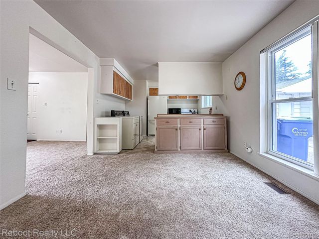 32339 Chalfonte Drive, Warren, MI 48092