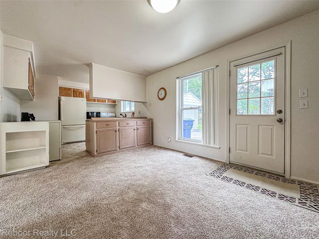 32339 Chalfonte Drive, Warren, MI 48092
