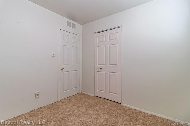 32339 Chalfonte Drive, Warren, MI 48092