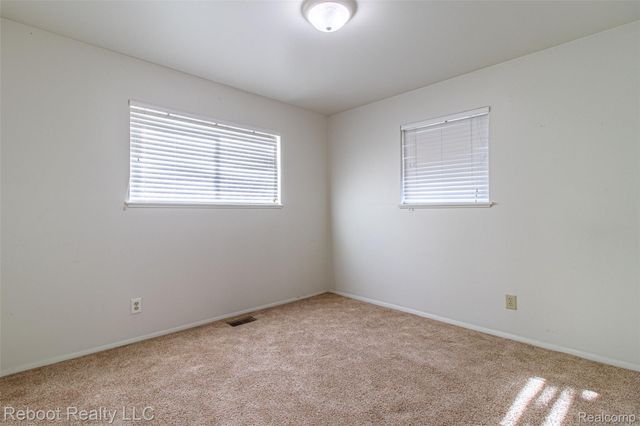 32339 Chalfonte Drive, Warren, MI 48092