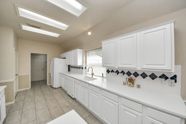 3906 Southsand Drive, Pearland, TX 77584