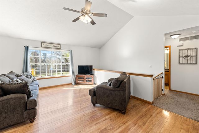 1202 Sapphire Ln., Lindsborg, KS 67456