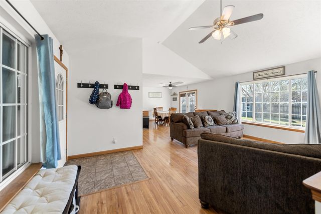 1202 Sapphire Ln., Lindsborg, KS 67456