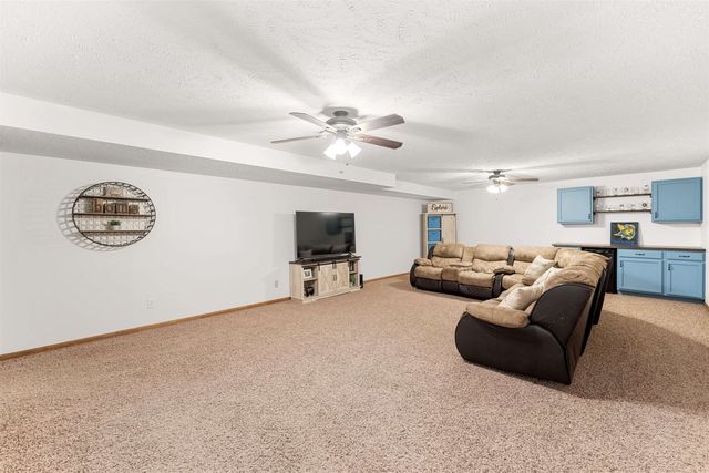 1202 Sapphire Ln., Lindsborg, KS 67456