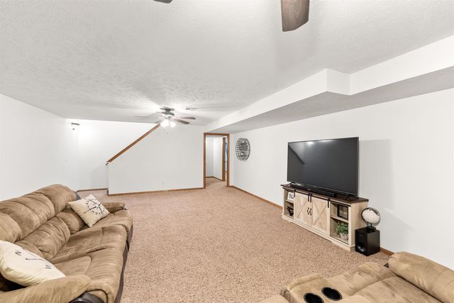 1202 Sapphire Ln., Lindsborg, KS 67456