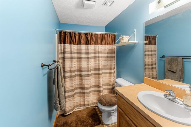 1202 Sapphire Ln., Lindsborg, KS 67456