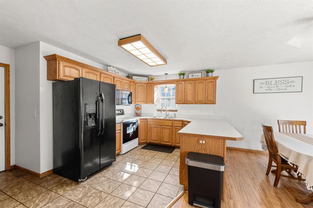 1202 Sapphire Ln., Lindsborg, KS 67456