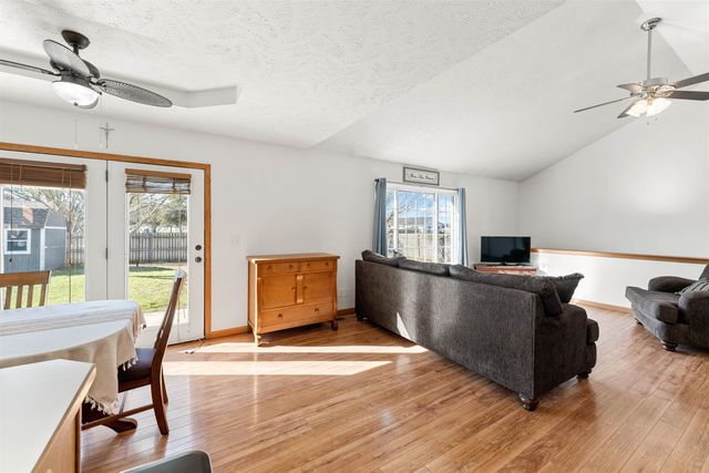 1202 Sapphire Ln., Lindsborg, KS 67456