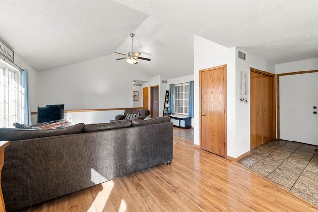 1202 Sapphire Ln., Lindsborg, KS 67456