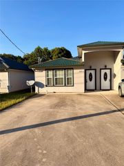3727 Putnam Drive A, Bacliff, TX 77518