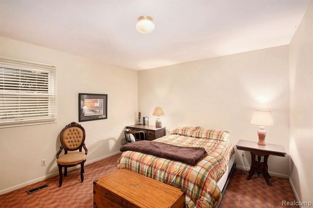 9125 Burning Tree Drive, Grand Blanc, MI 48439