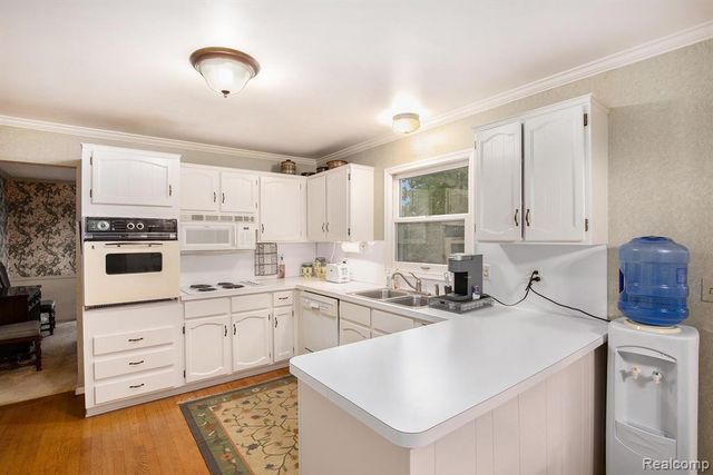 9125 Burning Tree Drive, Grand Blanc, MI 48439