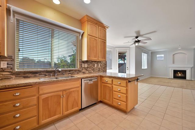 418 Mallard Dr, Woodland, CA 95695