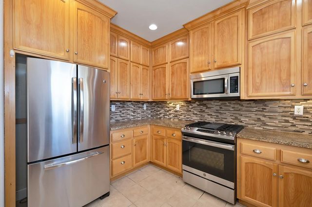 418 Mallard Dr, Woodland, CA 95695