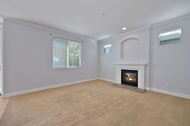 418 Mallard Dr, Woodland, CA 95695