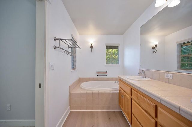 418 Mallard Dr, Woodland, CA 95695