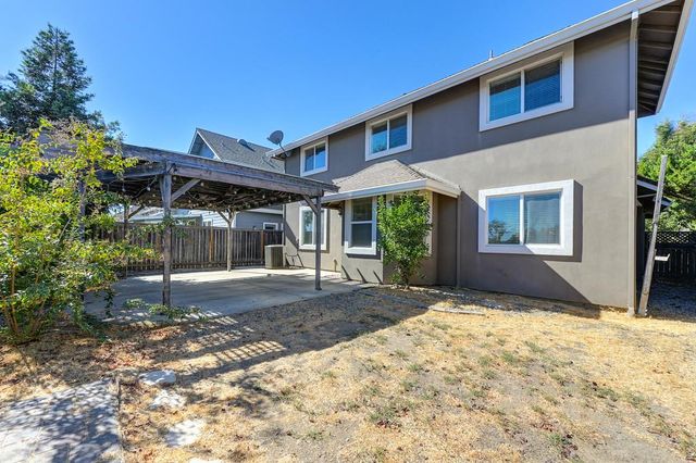 418 Mallard Dr, Woodland, CA 95695