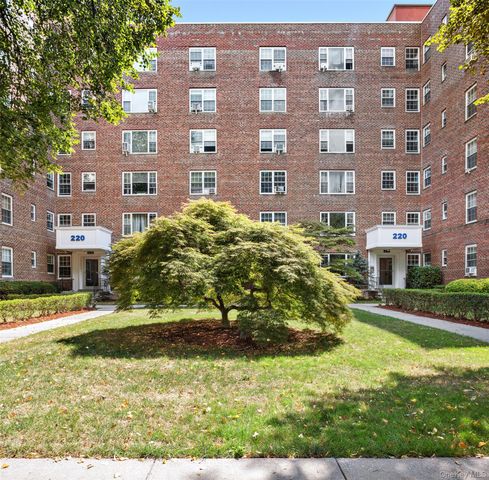 230 Pelham Road 4N, New Rochelle, NY 10805