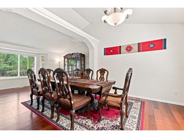 16422 Ne FREMONT St, Portland, OR 97230