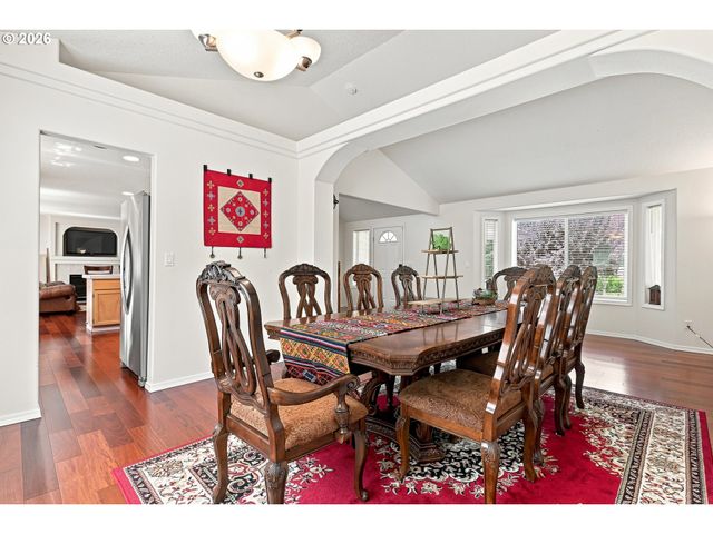 16422 Ne FREMONT St, Portland, OR 97230