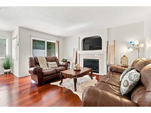 16422 Ne FREMONT St, Portland, OR 97230
