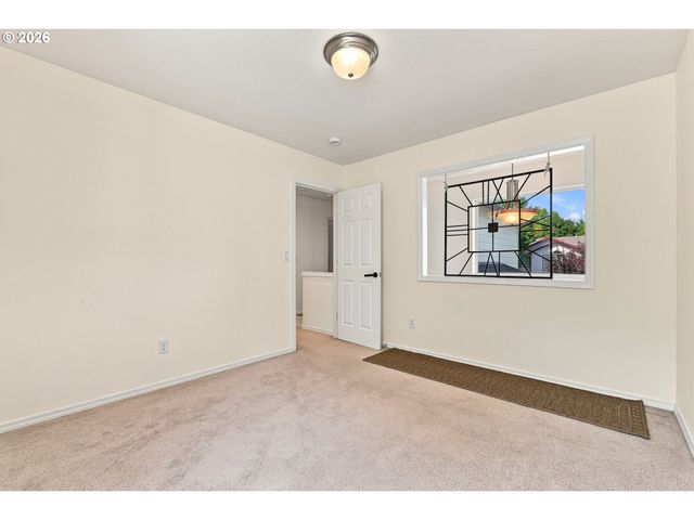 16422 Ne FREMONT St, Portland, OR 97230
