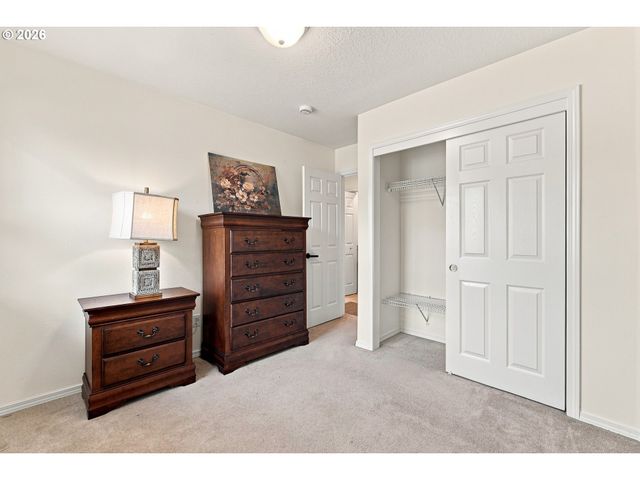 16422 Ne FREMONT St, Portland, OR 97230