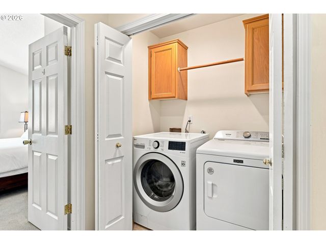 16422 Ne FREMONT St, Portland, OR 97230