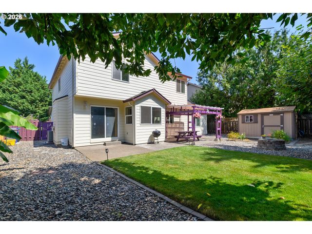 16422 Ne FREMONT St, Portland, OR 97230