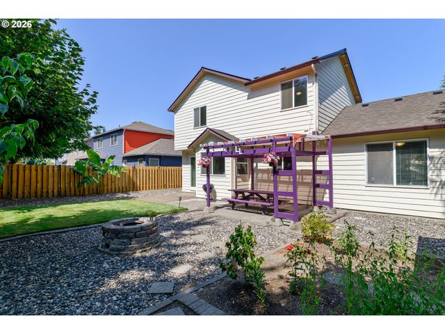 16422 Ne FREMONT St, Portland, OR 97230
