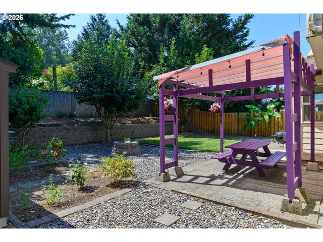 16422 Ne FREMONT St, Portland, OR 97230