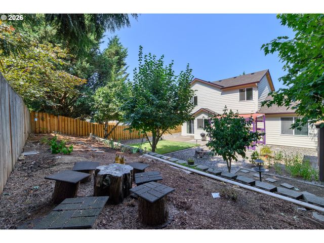 16422 Ne FREMONT St, Portland, OR 97230