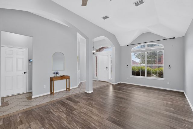 4917 Tulip Lane, Fort Worth, TX 76137