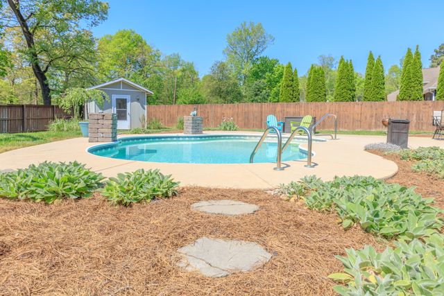 7064 Homestead Circle, Hixson, TN 37343