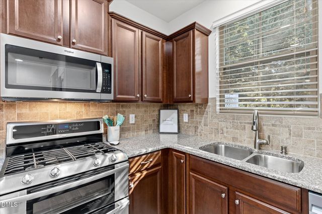 10007 Lynnberry Place, Raleigh, NC 27617