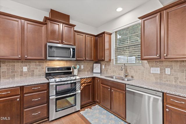 10007 Lynnberry Place, Raleigh, NC 27617