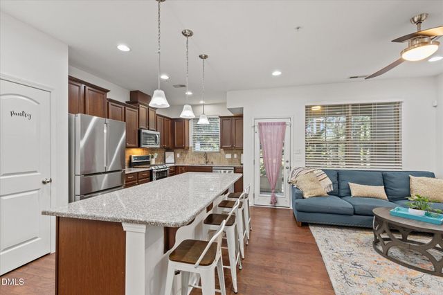 10007 Lynnberry Place, Raleigh, NC 27617