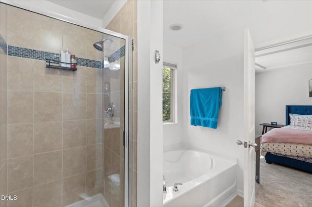 10007 Lynnberry Place, Raleigh, NC 27617