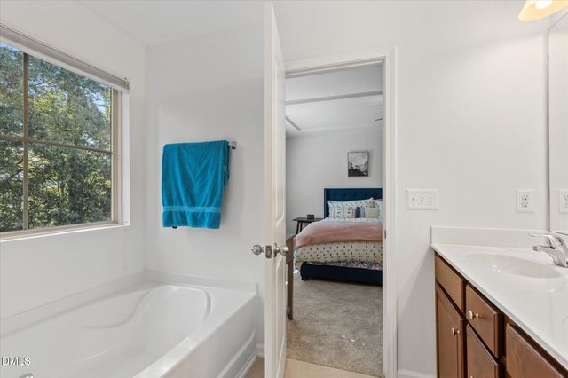10007 Lynnberry Place, Raleigh, NC 27617
