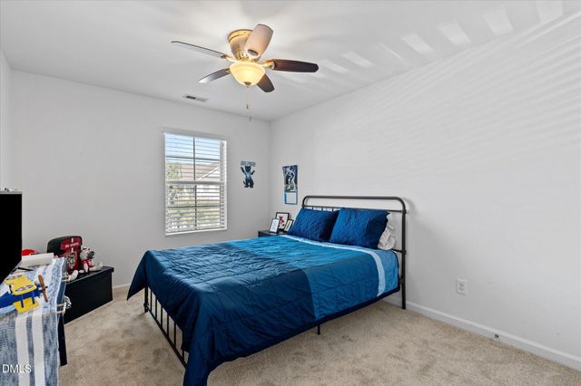 10007 Lynnberry Place, Raleigh, NC 27617