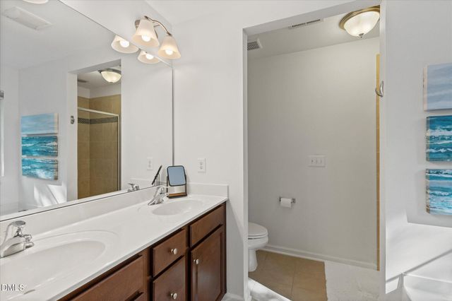 10007 Lynnberry Place, Raleigh, NC 27617