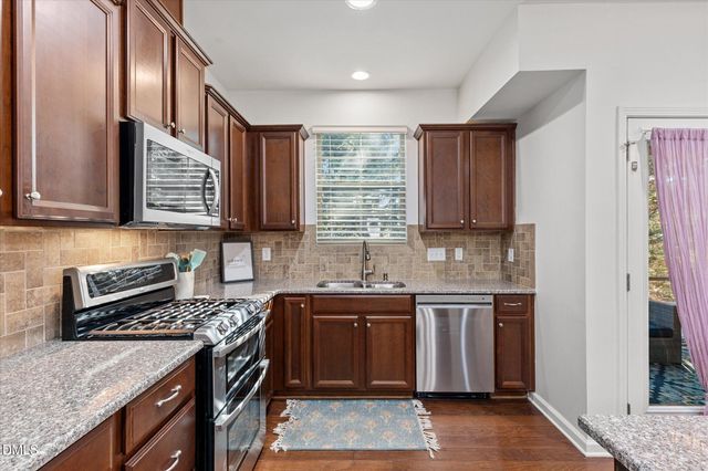 10007 Lynnberry Place, Raleigh, NC 27617