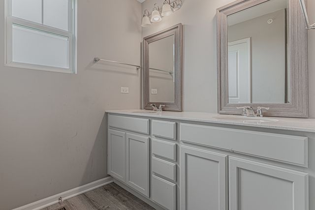 164 Roslyn Place, Bloomingdale, IL 60108