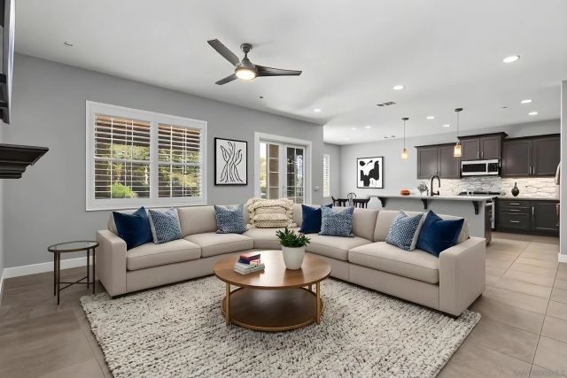 1018 Bellingham Dr, Oceanside, CA 92057