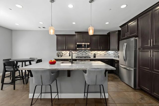 1018 Bellingham Dr, Oceanside, CA 92057