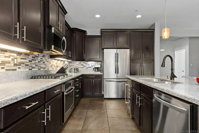 1018 Bellingham Dr, Oceanside, CA 92057