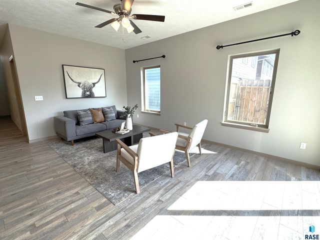 9501 W Dolores Dr Drive, Sioux Falls, SD 57106