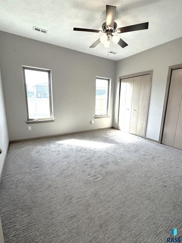 9501 W Dolores Dr Drive, Sioux Falls, SD 57106