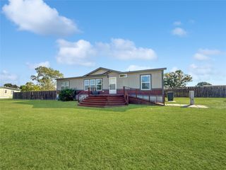 128 Willow Ridge Circle, Southmayd, TX 75092